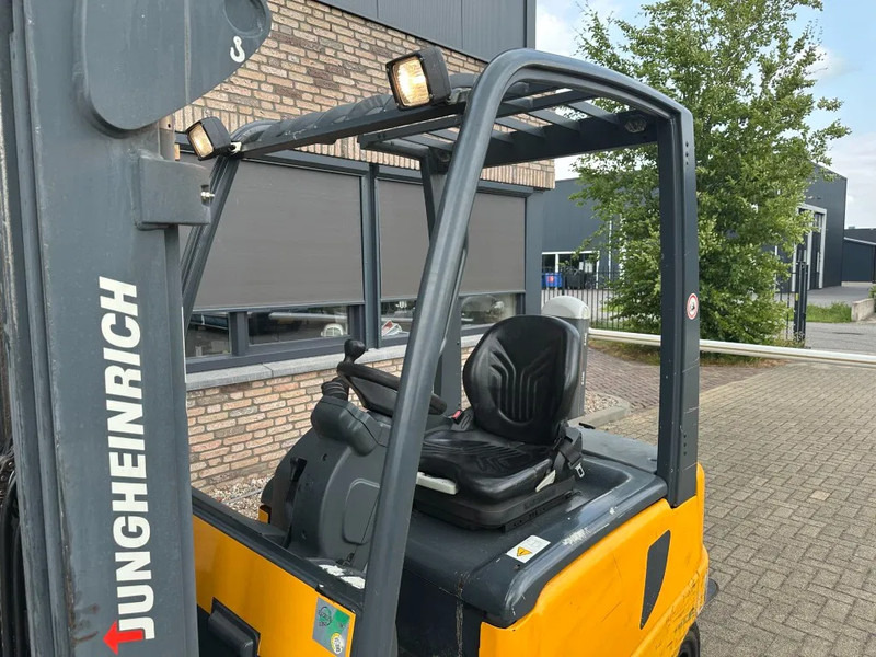 Jungheinrich EFG 425 k-470DZ/SP 2.5 ton Triplex Freelift Sideshift Elektra Heftruck Accu 2016 - Električni viličar: slika 5 Jungheinrich EFG 425 k-470DZ/SP 2.5 ton Triplex Freelift Sideshift Elektra Heftruck Accu 2016 - Električni viličar: slika 5