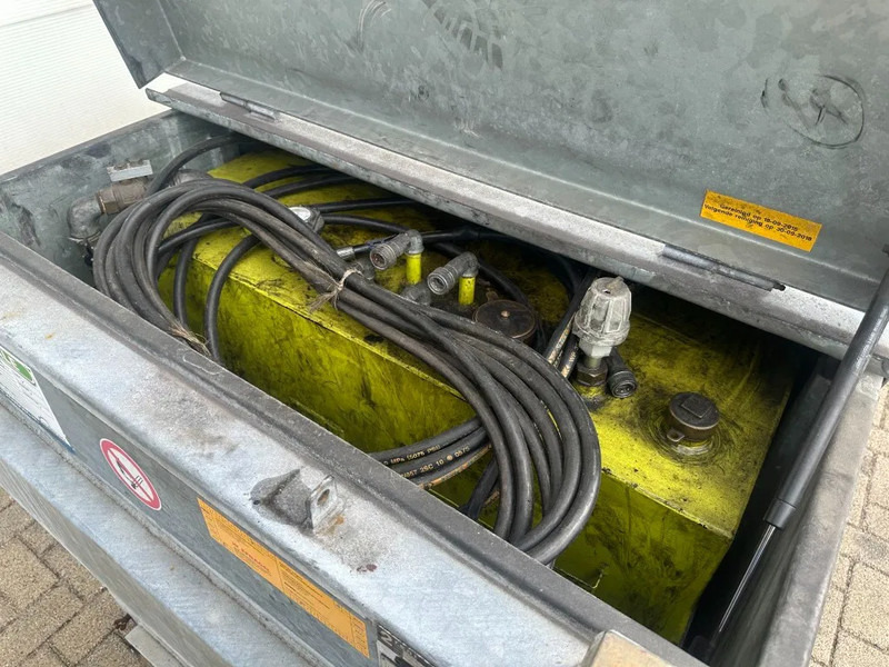 Kiwa IBC Steenbergen 750 liter Dieseltank met Handpomp Milieutank Gegalvaniseerd - Rezervoar za skladiščenje: slika 5 Kiwa IBC Steenbergen 750 liter Dieseltank met Handpomp Milieutank Gegalvaniseerd - Rezervoar za skladiščenje: slika 5