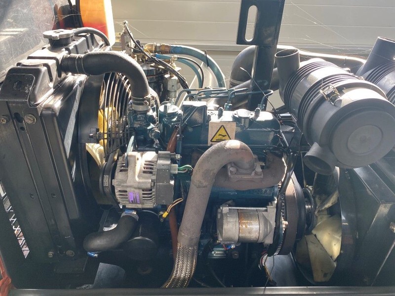Kubota D1105 Sullair 15.5 kW 7 bar diesel schroefcompressor met nakoeler - Zračni kompresor: slika 4 Kubota D1105 Sullair 15.5 kW 7 bar diesel schroefcompressor met nakoeler - Zračni kompresor: slika 4