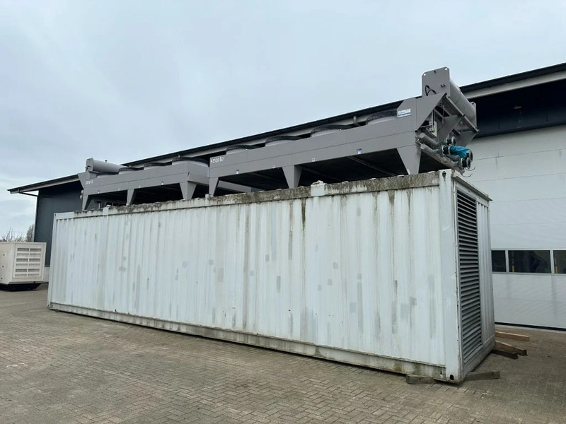 MTU 16V 4000 SDMO 2200 kVA Silent generatorset in container - Generator: slika 5 MTU 16V 4000 SDMO 2200 kVA Silent generatorset in container - Generator: slika 5