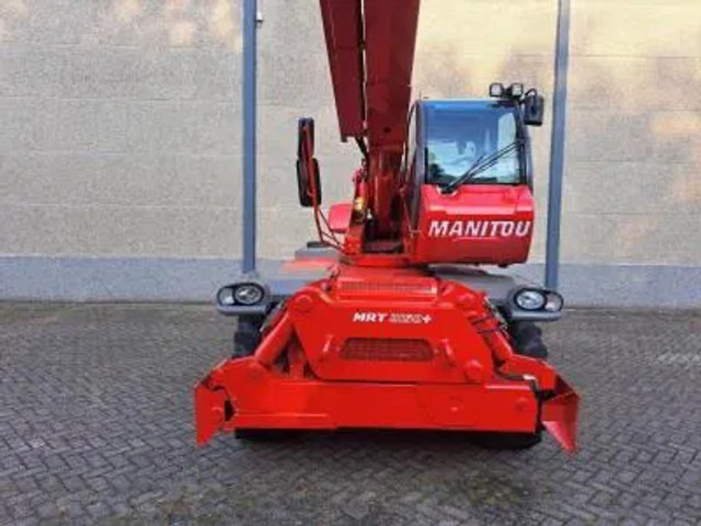Manitou MRT 2150+ Privilege All-Terrain Rotating Telehandler (2015) - Nakladalec: slika 2 Manitou MRT 2150+ Privilege All-Terrain Rotating Telehandler (2015) - Nakladalec: slika 2
