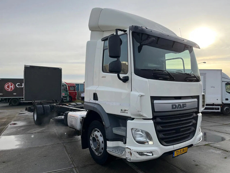 DAF CF 260 CF 260 FA CHASSIS CABINE EURO 6 - Tovornjak-šasija: slika 1 DAF CF 260 CF 260 FA CHASSIS CABINE EURO 6 - Tovornjak-šasija: slika 1