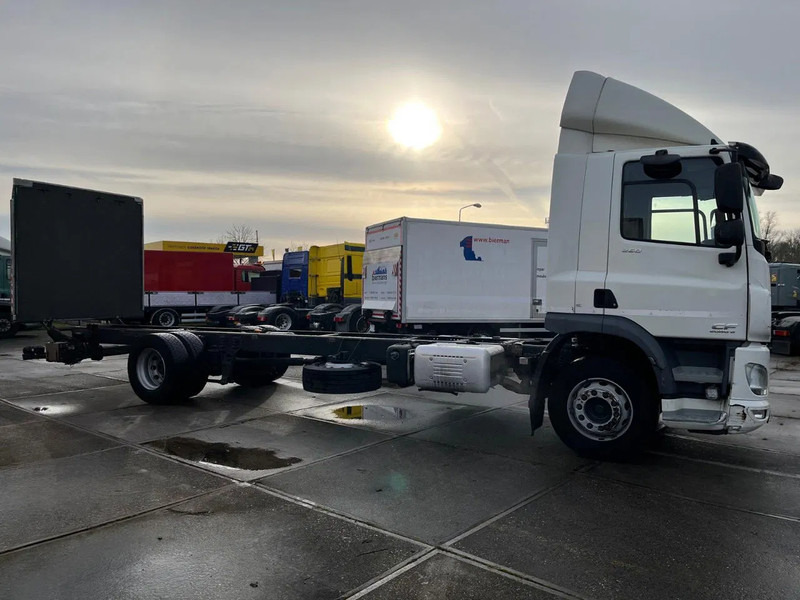 DAF CF 260 CF 260 FA CHASSIS CABINE EURO 6 - Tovornjak-šasija: slika 4 DAF CF 260 CF 260 FA CHASSIS CABINE EURO 6 - Tovornjak-šasija: slika 4