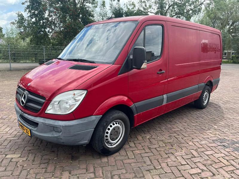 Mercedes-Benz Sprinter 313 L2H1 - Furgon: slika 2 Mercedes-Benz Sprinter 313 L2H1 - Furgon: slika 2