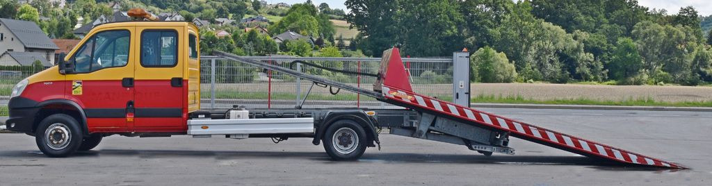 Iveco DAILY 70C17 Abschleppwagen 4,90m * TOPZUSTAND! Iveco DAILY 70C17 Abschleppwagen 4,90m * TOPZUSTAND! - Vlečno vozilo: slika 5 Iveco DAILY 70C17 Abschleppwagen 4,90m * TOPZUSTAND! Iveco DAILY 70C17 Abschleppwagen 4,90m * TOPZUSTAND! - Vlečno vozilo: slika 5