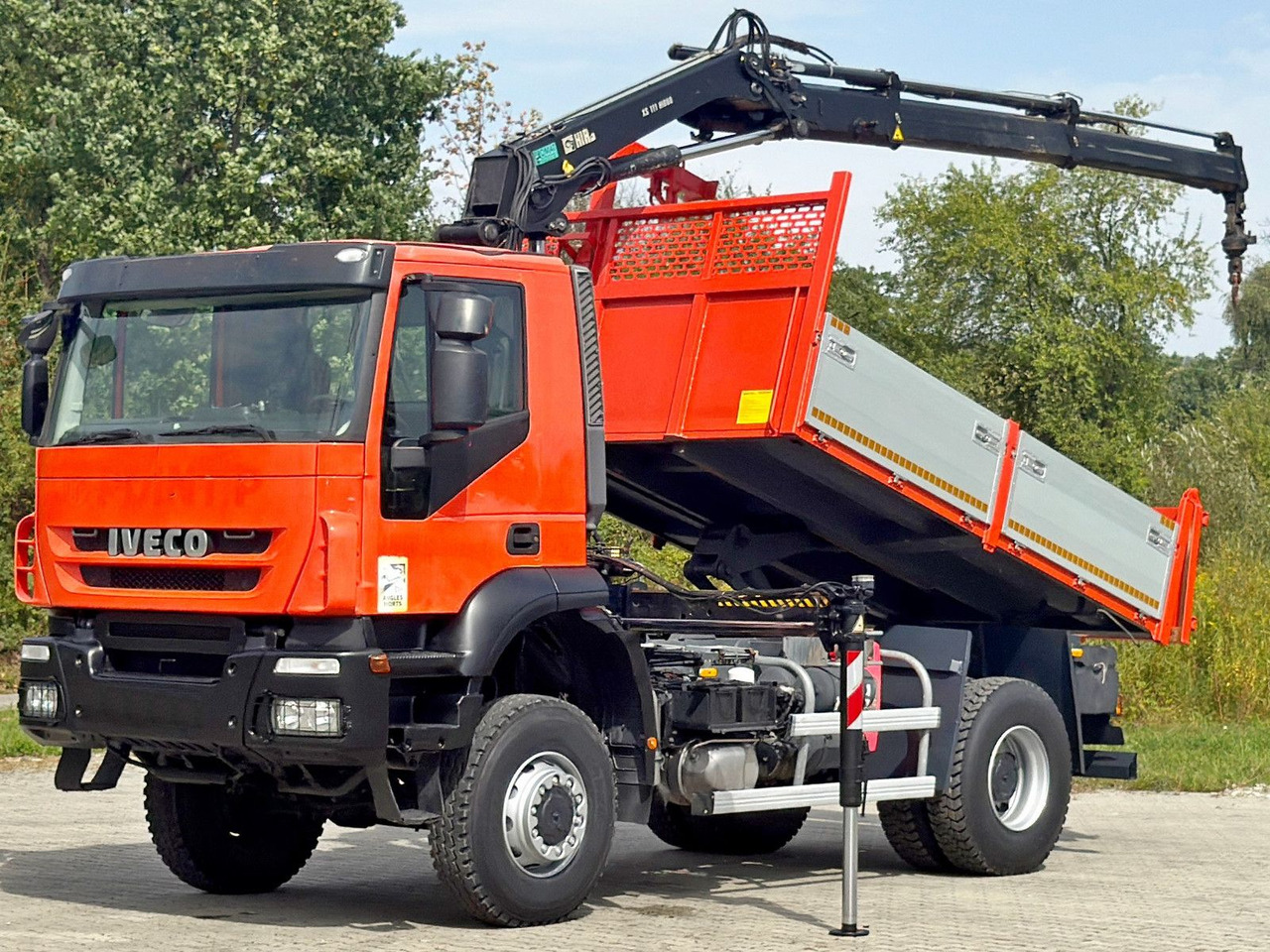 Iveco TRAKKER 190T36 * HIAB 111 ES-2 HIDUO * 4x4 * TOP - Tovornjak z dvigalom: slika 2 Iveco TRAKKER 190T36 * HIAB 111 ES-2 HIDUO * 4x4 * TOP - Tovornjak z dvigalom: slika 2