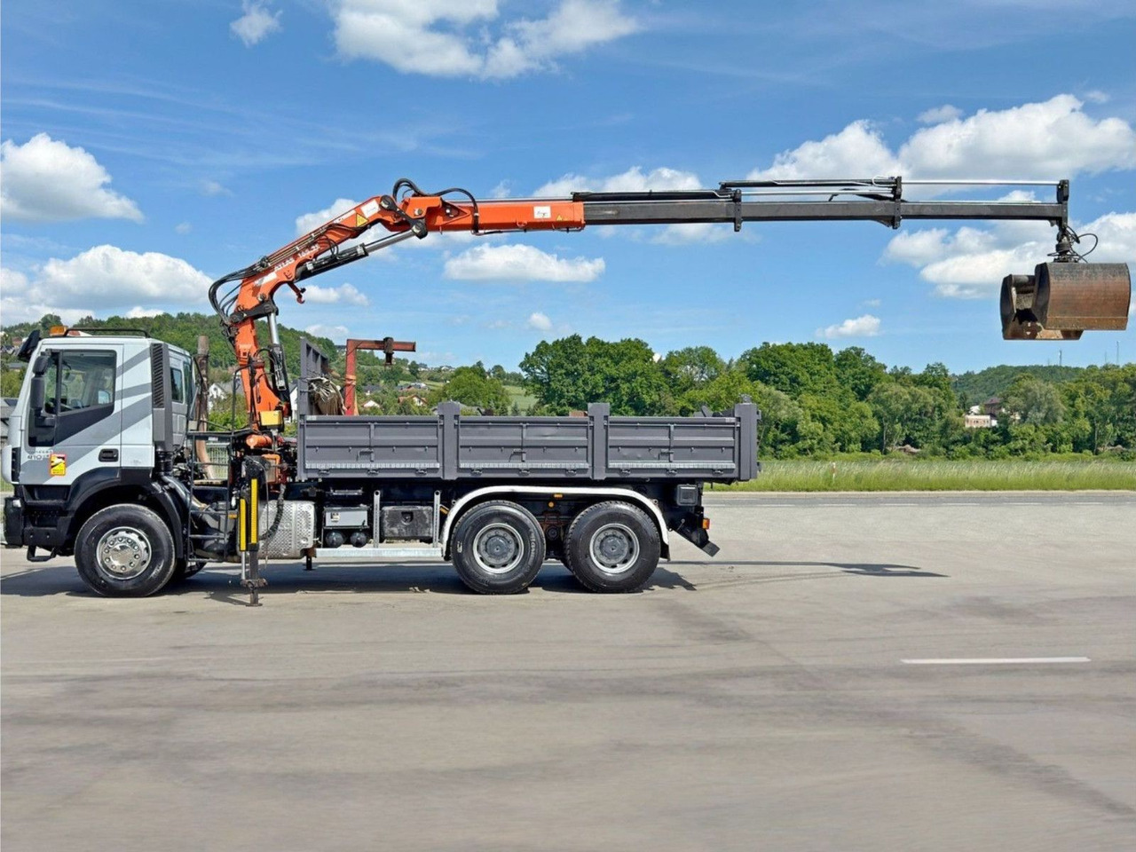Iveco TRAKKER 410*Kipper 5,20m*ATLAS 165.2E * FUNK/6x4 Iveco TRAKKER 410*Kipper 5,20m*ATLAS 165.2E * FUNK/6x4 - Tovornjak prekucnik, Tovornjak z dvigalom: slika 5 Iveco TRAKKER 410*Kipper 5,20m*ATLAS 165.2E * FUNK/6x4 Iveco TRAKKER 410*Kipper 5,20m*ATLAS 165.2E * FUNK/6x4 - Tovornjak prekucnik, Tovornjak z dvigalom: slika 5