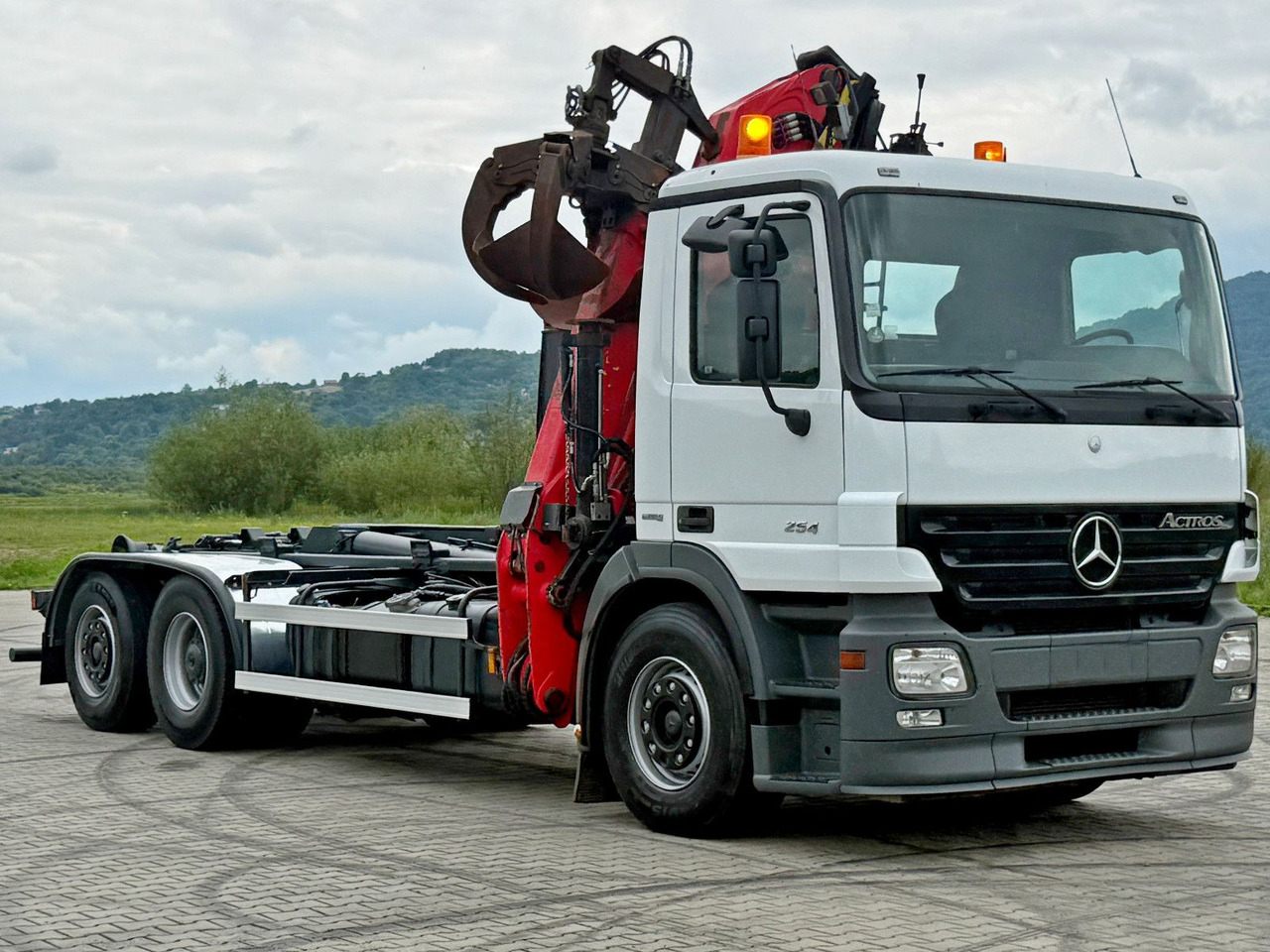 Mercedes-Benz ACTROS 2541 * ABROLLKIPPER * EPSILON E140Z81*TOP - Kotalni prekucni tovornjak, Tovornjak z dvigalom: slika 3 Mercedes-Benz ACTROS 2541 * ABROLLKIPPER * EPSILON E140Z81*TOP - Kotalni prekucni tovornjak, Tovornjak z dvigalom: slika 3