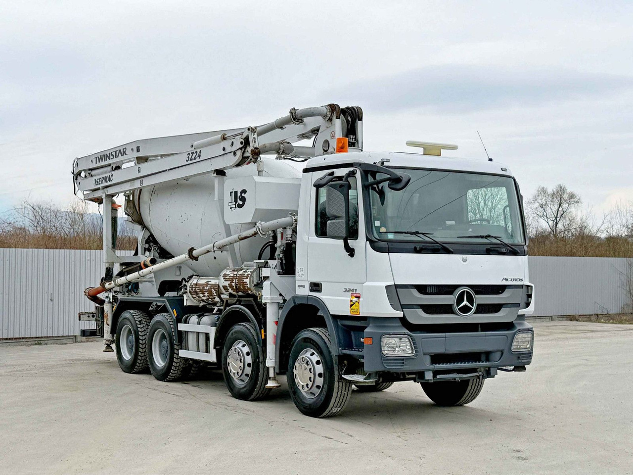 Mercedes-Benz ACTROS 3241 * Betonpumpe 24 m + FUNK / 8x4 - Črpalka za beton: slika 1 Mercedes-Benz ACTROS 3241 * Betonpumpe 24 m + FUNK / 8x4 - Črpalka za beton: slika 1