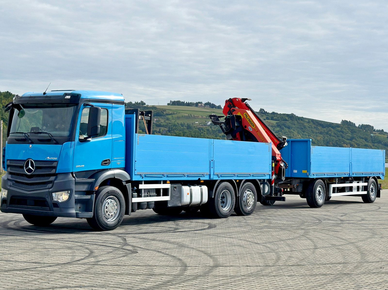 Mercedes-Benz ANTOS 2545*PK 26002-EHE+JIB PJ060A+Anhänger/FUNK - Tovornjak z dvigalom: slika 4 Mercedes-Benz ANTOS 2545*PK 26002-EHE+JIB PJ060A+Anhänger/FUNK - Tovornjak z dvigalom: slika 4