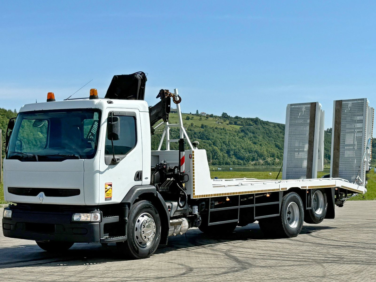 Renault KERAX 320 DCI* ABSCHLEPPWAGEN 7,35m + HIAB 140A - Vlečno vozilo: slika 5 Renault KERAX 320 DCI* ABSCHLEPPWAGEN 7,35m + HIAB 140A - Vlečno vozilo: slika 5