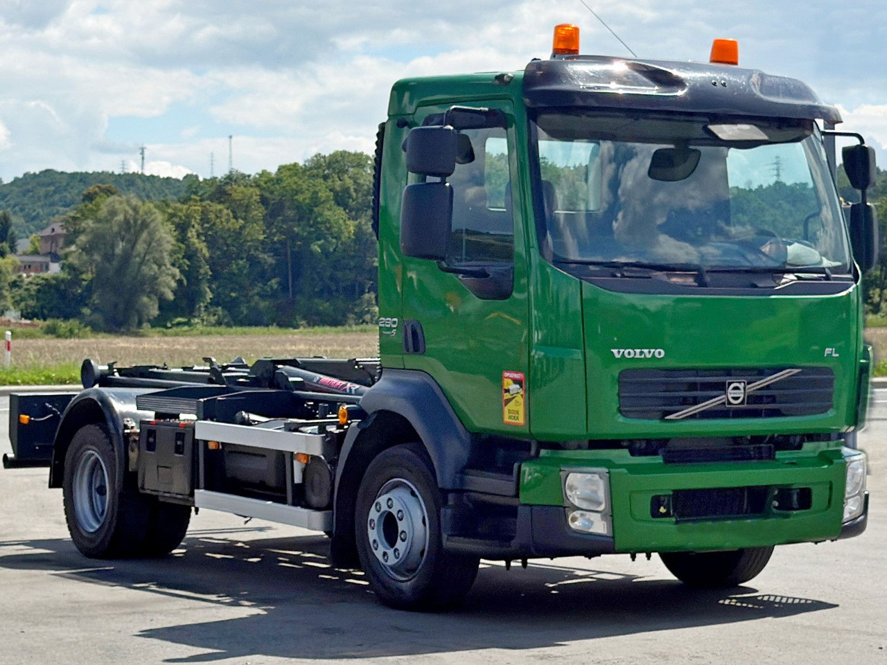 Volvo FL 280 * Abrollkipper * TOPZUSTAND - Kotalni prekucni tovornjak: slika 4 Volvo FL 280 * Abrollkipper * TOPZUSTAND - Kotalni prekucni tovornjak: slika 4