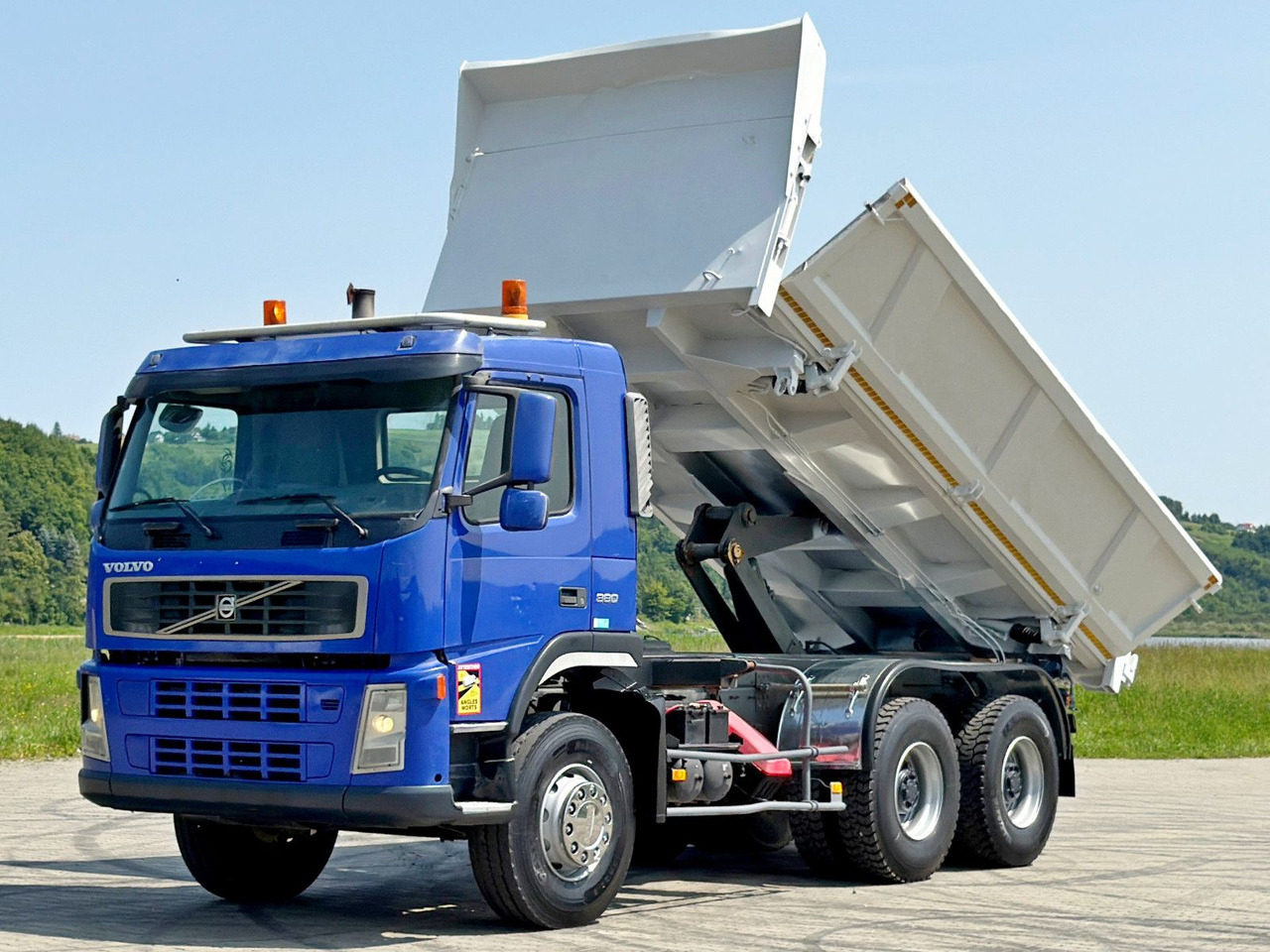 Volvo FM 380 Kipper 5,20 m + BORDMATIC / 6x4 - Tovornjak prekucnik, Tovornjak z dvigalom: slika 3 Volvo FM 380 Kipper 5,20 m + BORDMATIC / 6x4 - Tovornjak prekucnik, Tovornjak z dvigalom: slika 3