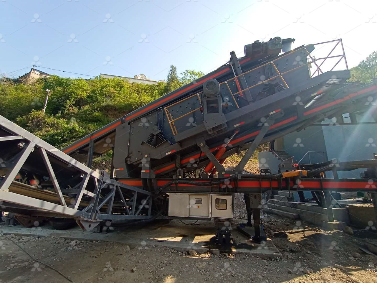 LIMING NK series mobile crusher - Mobilni drobilec: slika 4 LIMING NK series mobile crusher - Mobilni drobilec: slika 4