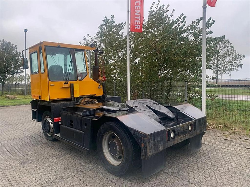 Terminalski traktor Sisu TRX182A4L2C18: slika 6 Terminalski traktor Sisu TRX182A4L2C18: slika 6