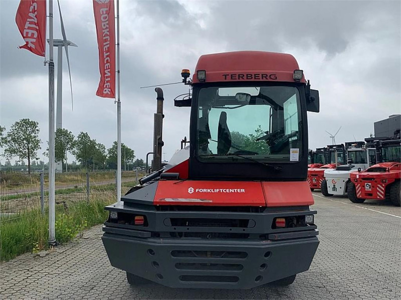 Terberg RT222 4x4 - Terminalski traktor: slika 4 Terberg RT222 4x4 - Terminalski traktor: slika 4