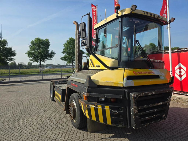Terberg RT223 4x4 - Terminalski traktor: slika 1 Terberg RT223 4x4 - Terminalski traktor: slika 1