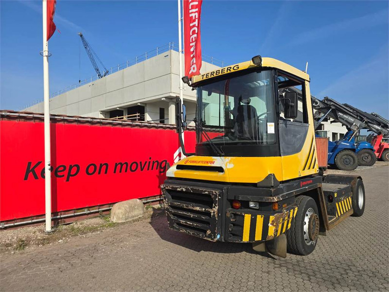 Terberg RT223 4x4 - Terminalski traktor: slika 2 Terberg RT223 4x4 - Terminalski traktor: slika 2