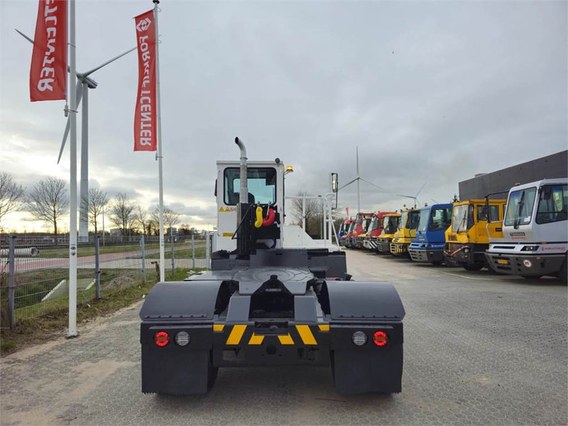 Terberg YT220 - Terminalski traktor: slika 5 Terberg YT220 - Terminalski traktor: slika 5