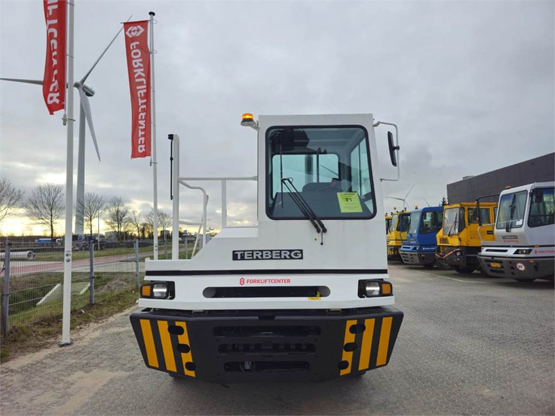 Terberg YT220 - Terminalski traktor: slika 5 Terberg YT220 - Terminalski traktor: slika 5