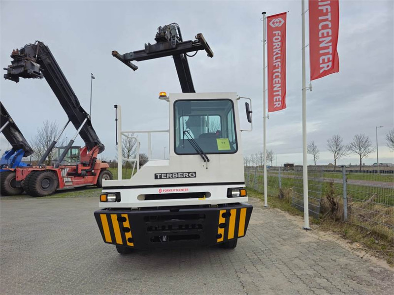 Terberg YT220 - Terminalski traktor: slika 5 Terberg YT220 - Terminalski traktor: slika 5