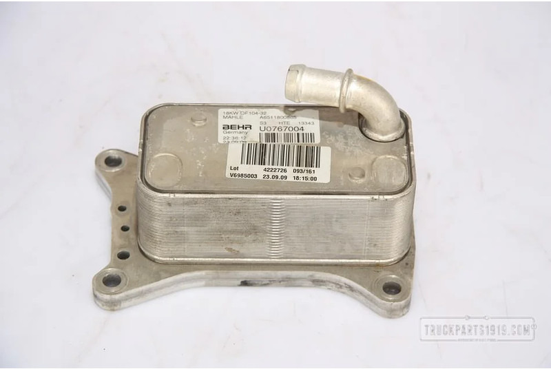 Mercedes-Benz Engines & Parts Oliekoeler used - Hladilnik olja za Tovornjak: slika 1 Mercedes-Benz Engines & Parts Oliekoeler used - Hladilnik olja za Tovornjak: slika 1