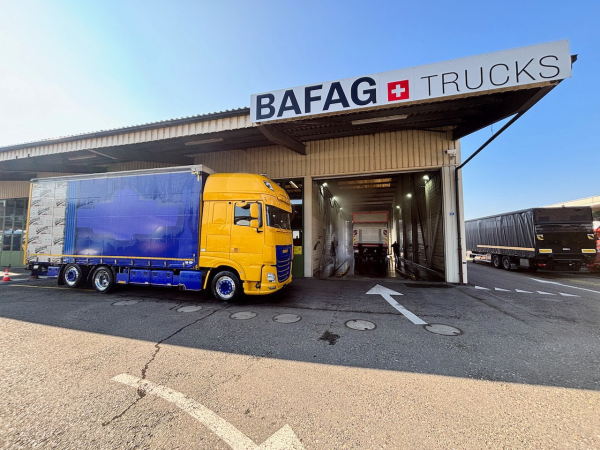 DAF FAN XF 530 LD Jumbo - Tovornjak s ponjavo: slika 2 DAF FAN XF 530 LD Jumbo - Tovornjak s ponjavo: slika 2