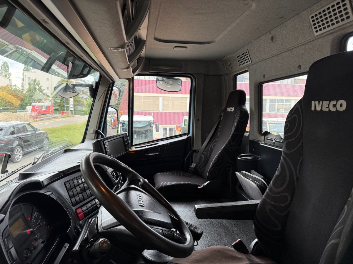IVECO 340T45 Trakker 8x4 - Kotalni prekucni tovornjak: slika 4 IVECO 340T45 Trakker 8x4 - Kotalni prekucni tovornjak: slika 4