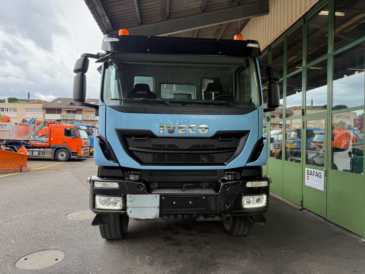 IVECO 340T45 Trakker 8x4 - Kotalni prekucni tovornjak: slika 3 IVECO 340T45 Trakker 8x4 - Kotalni prekucni tovornjak: slika 3