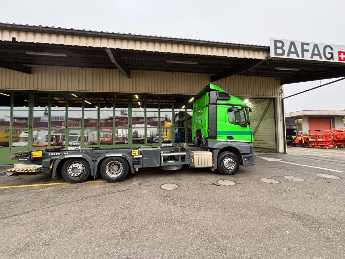 MERCEDES 2543 6x2 - Kontejnerski tovornjak/ Tovornjak z zamenljivim tovoriščem: slika 2 MERCEDES 2543 6x2 - Kontejnerski tovornjak/ Tovornjak z zamenljivim tovoriščem: slika 2