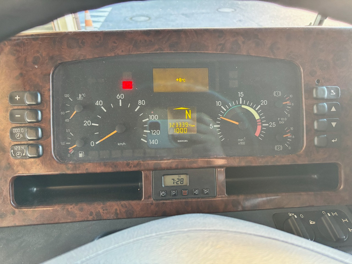Tovornjak prekucnik MERCEDES Actros 1848    4x4: slika 7
