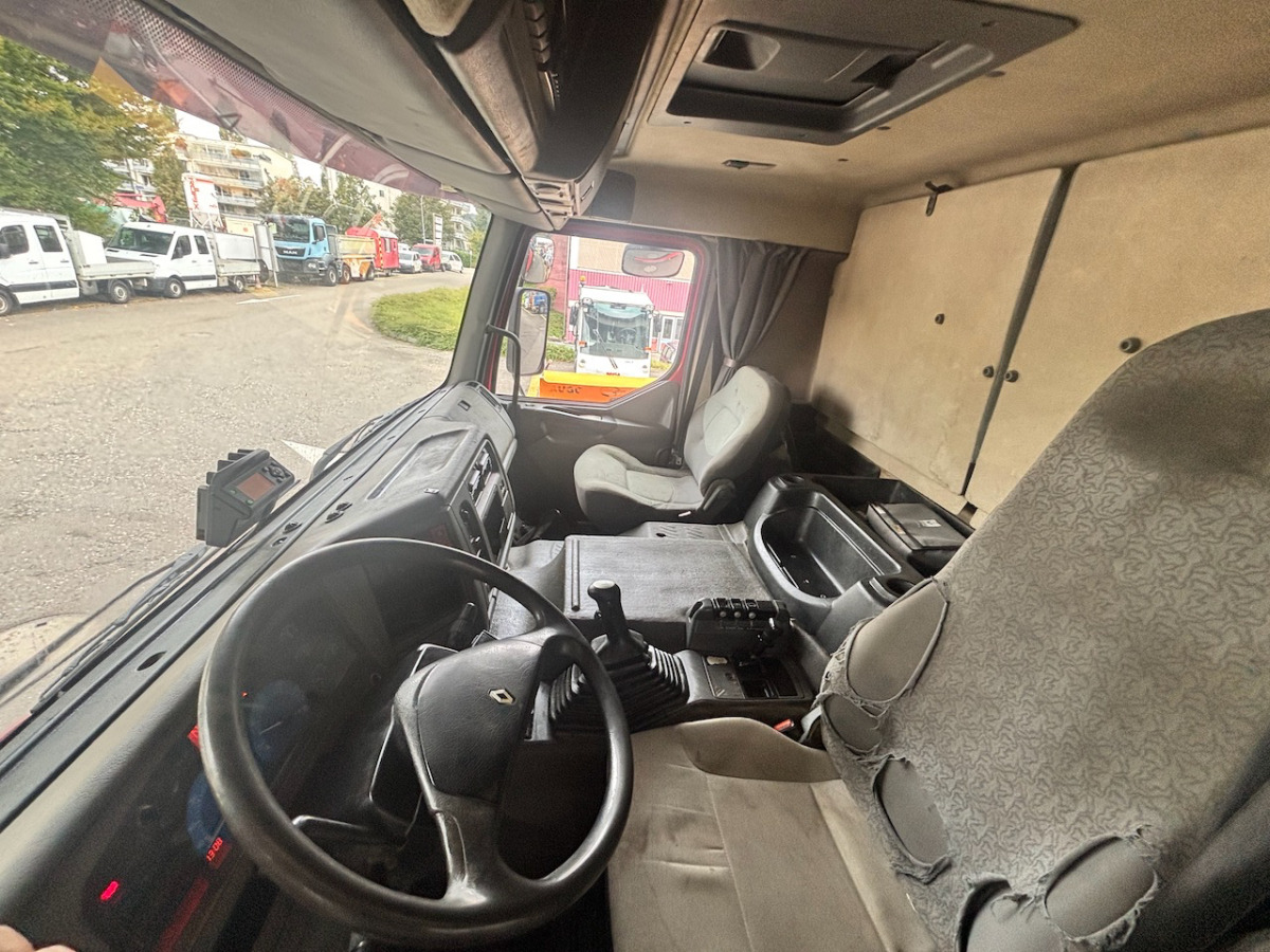 RENAULT Kerax 420DCI 4x4 - Tovornjak prekucnik: slika 4 RENAULT Kerax 420DCI 4x4 - Tovornjak prekucnik: slika 4
