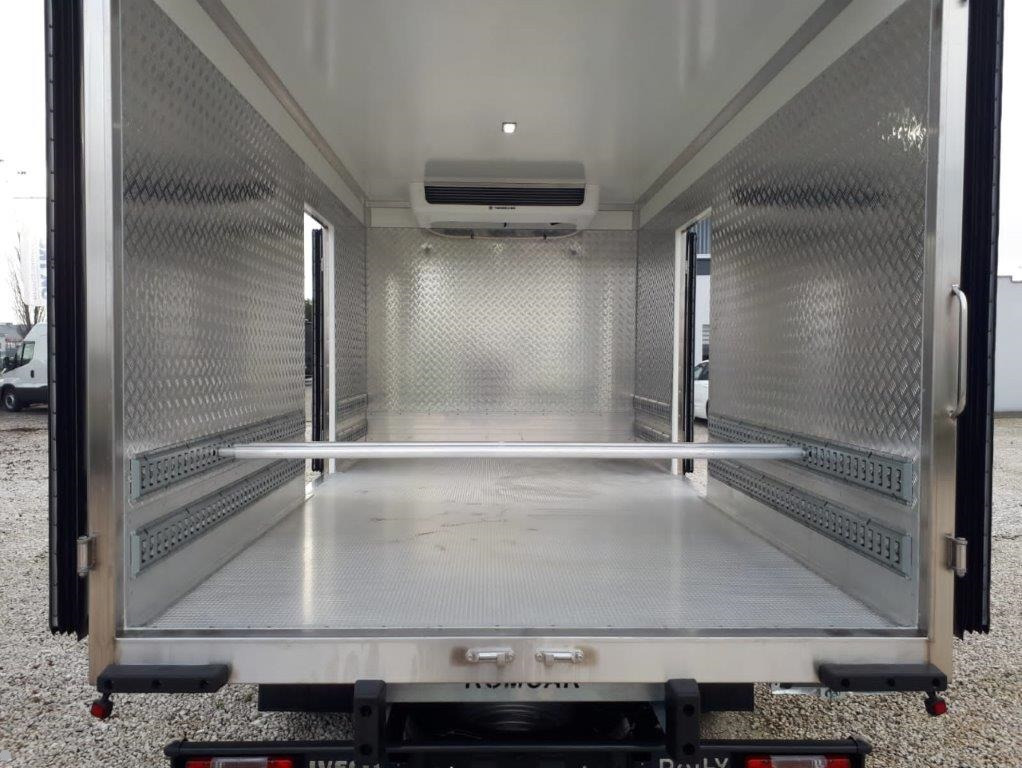 Iveco Daily 70C21A8 Tiefkühkoffer -18°C - Hladilno vozilo: slika 2 Iveco Daily 70C21A8 Tiefkühkoffer -18°C - Hladilno vozilo: slika 2