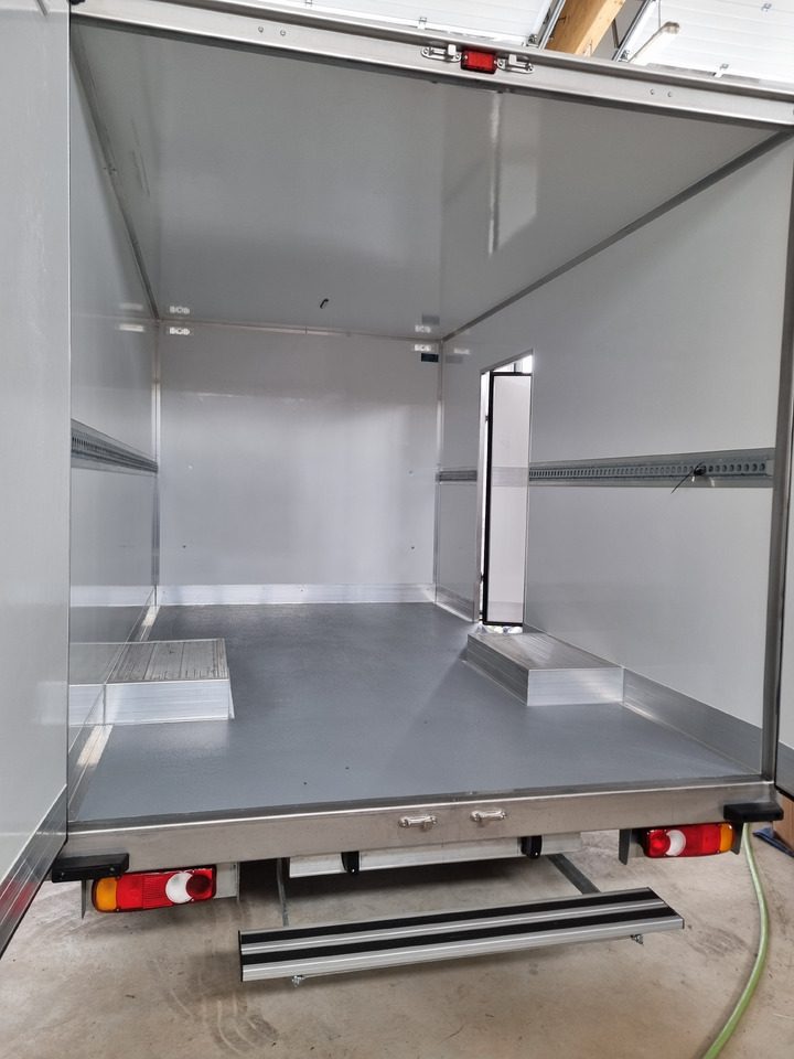 Renault Master 165 Koffer Platform Tiefrahmen - Dostavno vozilo z zabojnikom: slika 3 Renault Master 165 Koffer Platform Tiefrahmen - Dostavno vozilo z zabojnikom: slika 3