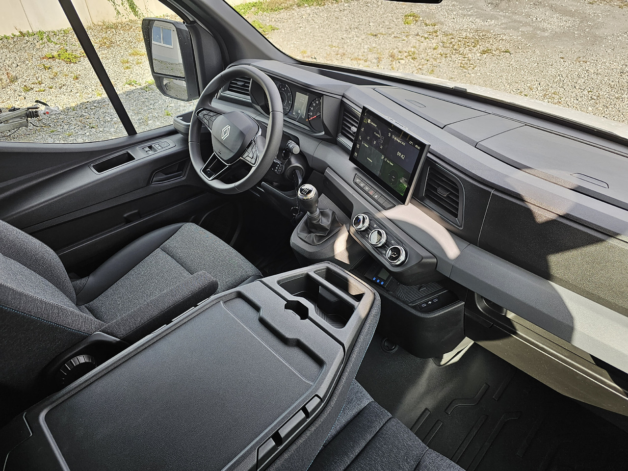 Renault Master 170 Leichtbaukoffer - Dostavno vozilo z zabojnikom: slika 4 Renault Master 170 Leichtbaukoffer - Dostavno vozilo z zabojnikom: slika 4