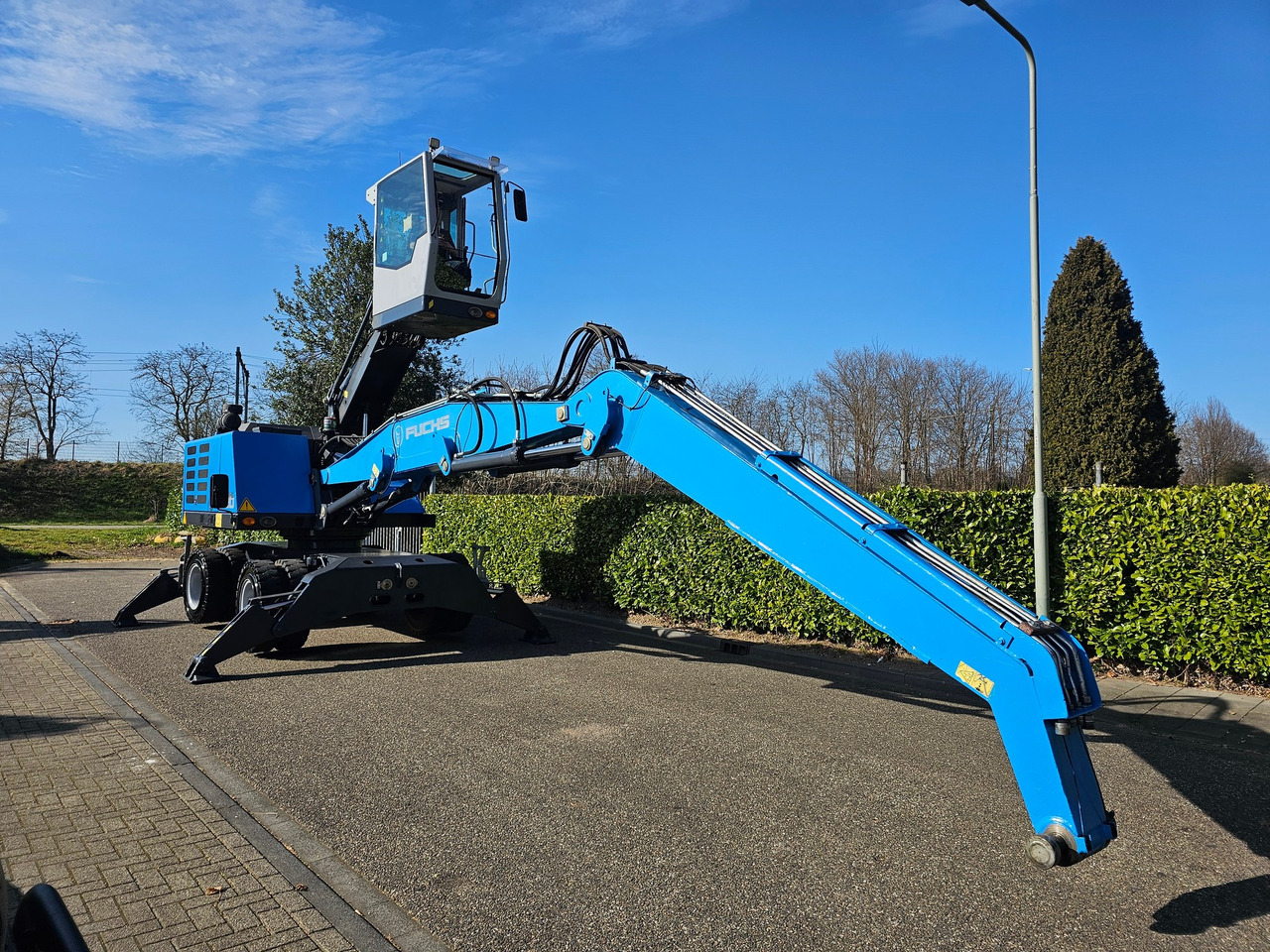 Fuchs MHL 320 With Multi Purpose Stick And Magnet System - Bager za prekladanje primarnih/ Sekundarnih surovin: slika 4 Fuchs MHL 320 With Multi Purpose Stick And Magnet System - Bager za prekladanje primarnih/ Sekundarnih surovin: slika 4