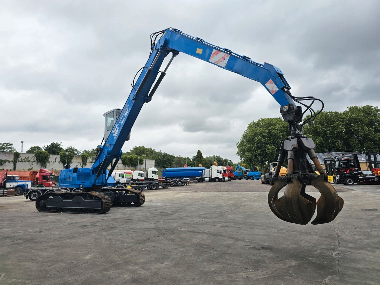 Fuchs RHL 350 Umschlagbagger Mit Verstellbare Raupen - Buldožer: slika 2 Fuchs RHL 350 Umschlagbagger Mit Verstellbare Raupen - Buldožer: slika 2