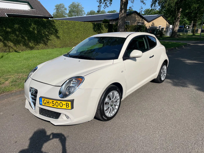 Alfa Romeo MiTo ALFA MITO Diesel ZEER MOOI - Kombilimuzina: slika 1 Alfa Romeo MiTo ALFA MITO Diesel ZEER MOOI - Kombilimuzina: slika 1