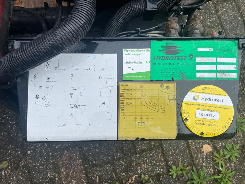 Kässbohrer 1500 KG Laadklep. Gebruikt - Polprikolica zabojnik: slika 2 Kässbohrer 1500 KG Laadklep. Gebruikt - Polprikolica zabojnik: slika 2