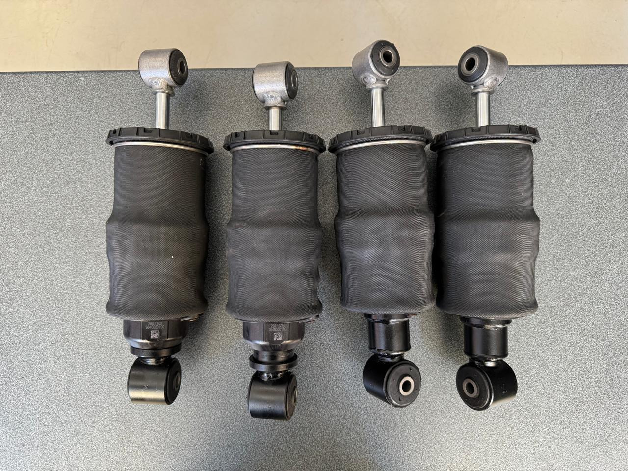 CAB SUSPENSION ON FRAME (FRONT-REAR) MAN TGS - Vzmetenje kabine: slika 2 CAB SUSPENSION ON FRAME (FRONT-REAR) MAN TGS - Vzmetenje kabine: slika 2