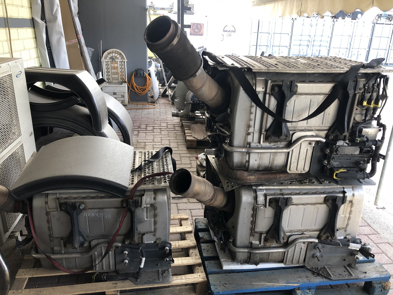 EXHAUST AFTERTREATMENT EURO6-EURO5 MERCEDES ACTROS MP4 - Izpušni kolektor za Tovornjak: slika 5 EXHAUST AFTERTREATMENT EURO6-EURO5 MERCEDES ACTROS MP4 - Izpušni kolektor za Tovornjak: slika 5