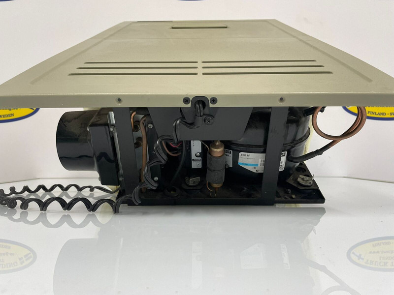 Volvo FH Fridge 82174070 - Kabina in notranjost: slika 3 Volvo FH Fridge 82174070 - Kabina in notranjost: slika 3