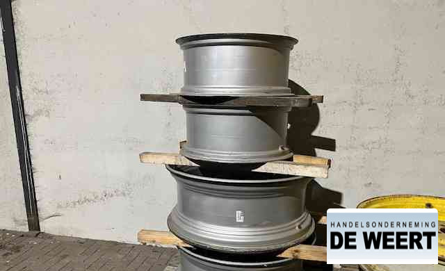 Diversen velgen 38" , voor john deere , case - Gume in platišča za Kmetijski stroj: slika 1 Diversen velgen 38" , voor john deere , case - Gume in platišča za Kmetijski stroj: slika 1