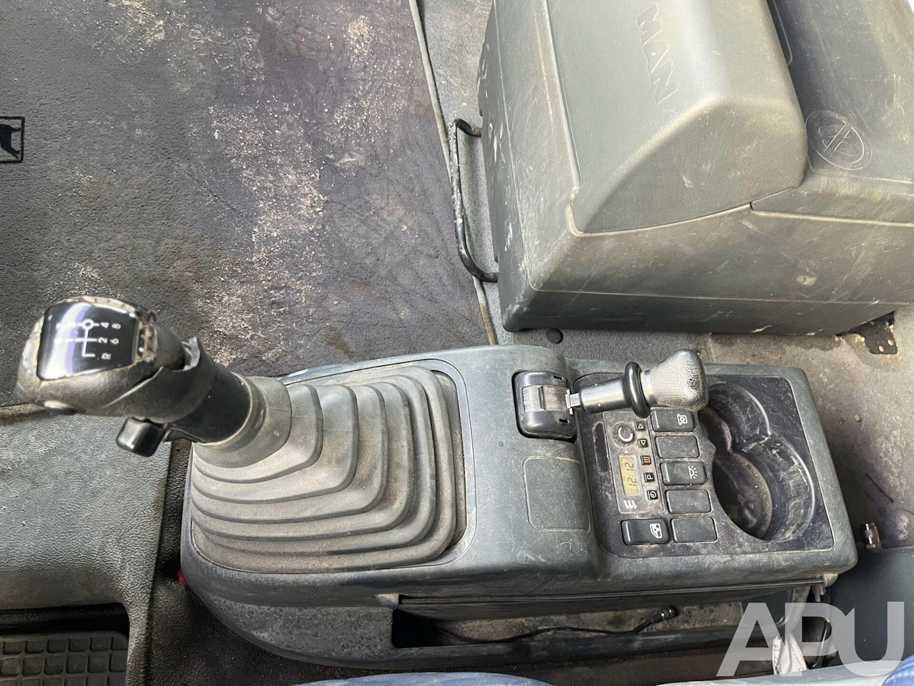 MAN TGA 26.480 - Tovornjak s kesonom, Tovornjak z dvigalom: slika 2 MAN TGA 26.480 - Tovornjak s kesonom, Tovornjak z dvigalom: slika 2