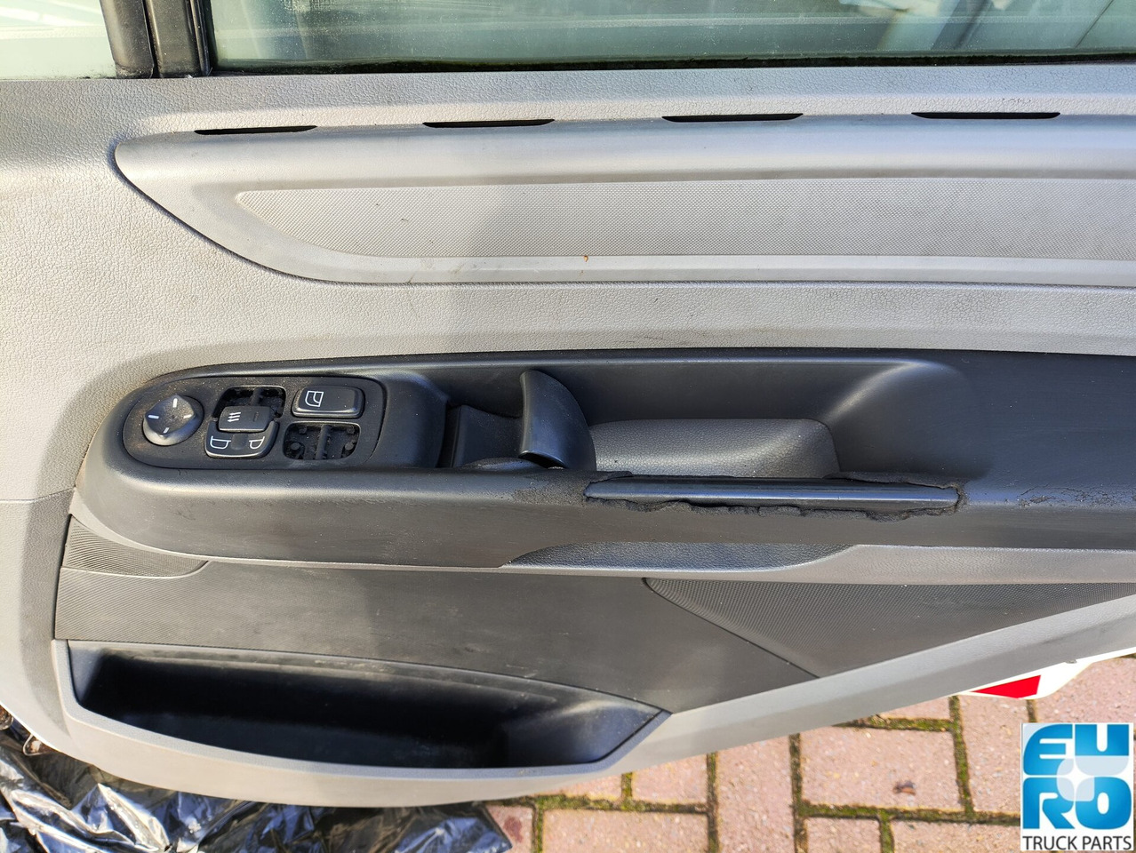 DAF CF EURO 6 PORTIER RECHTS COMPLEET 1950971A6 - Vrata in deli za Tovornjak: slika 3 DAF CF EURO 6 PORTIER RECHTS COMPLEET 1950971A6 - Vrata in deli za Tovornjak: slika 3