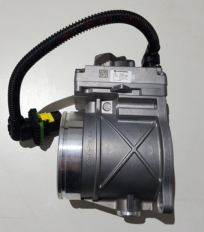 MAN THROTTLE VALVE 51094137009 51094137013 - Motor in deli za Tovornjak: slika 1 MAN THROTTLE VALVE 51094137009 51094137013 - Motor in deli za Tovornjak: slika 1