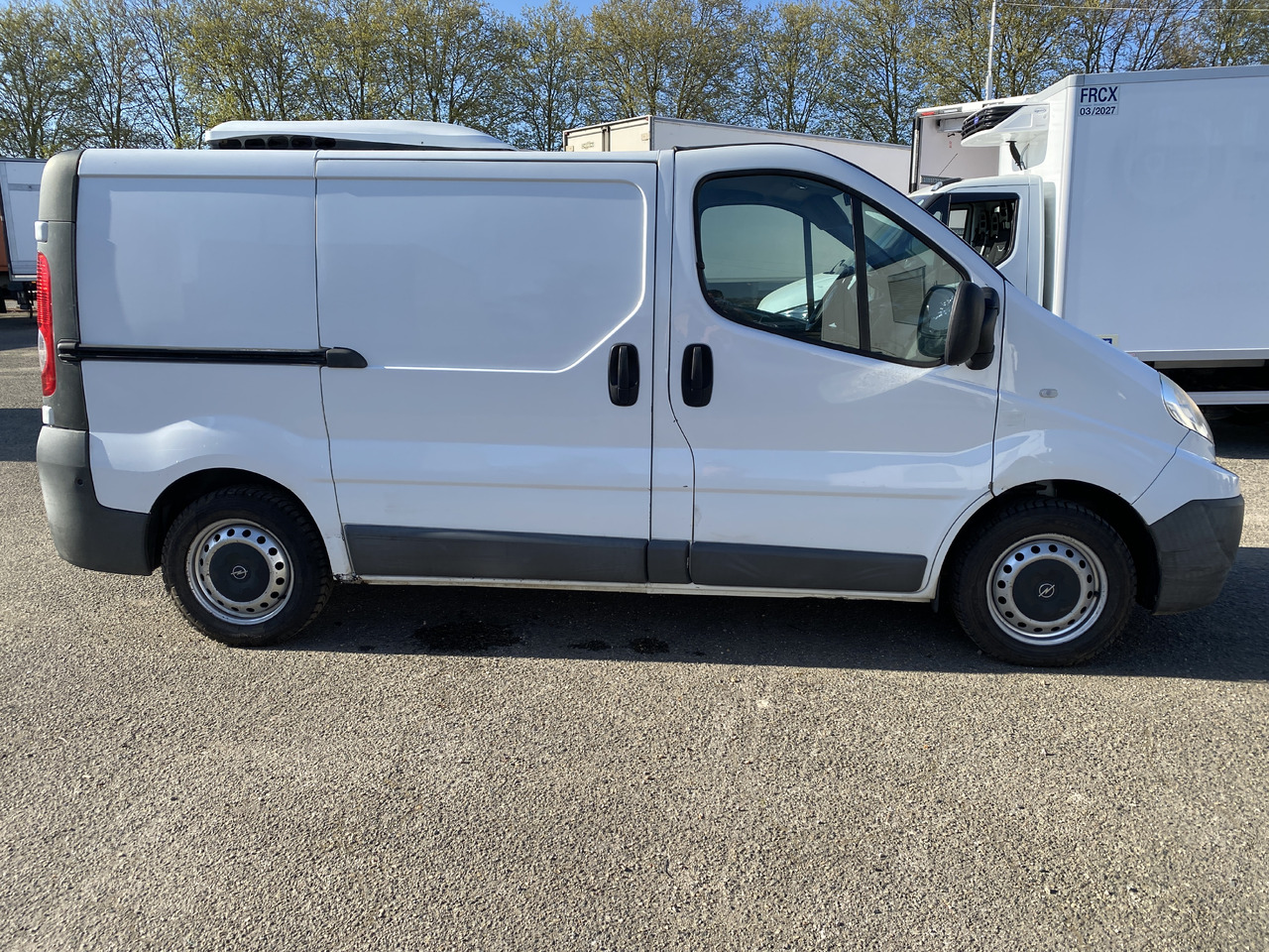 RENAULT trafic frigo - Hladilno vozilo: slika 2 RENAULT trafic frigo - Hladilno vozilo: slika 2