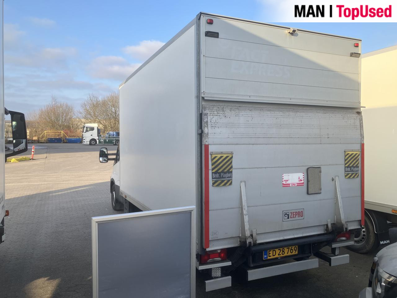 IVECO 35S16 - Dostavno vozilo z zabojnikom: slika 4 IVECO 35S16 - Dostavno vozilo z zabojnikom: slika 4
