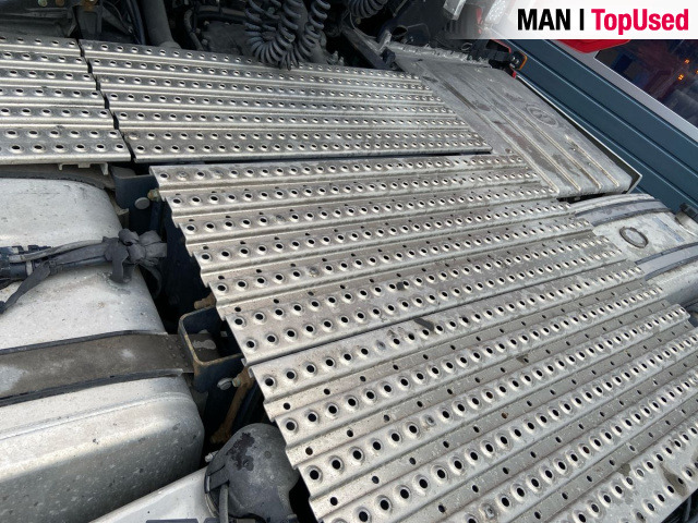 MAN TGX 26.470 6x2/2 BL SA "Retarder / 700 l Tank" - Vlačilec: slika 4 MAN TGX 26.470 6x2/2 BL SA "Retarder / 700 l Tank" - Vlačilec: slika 4