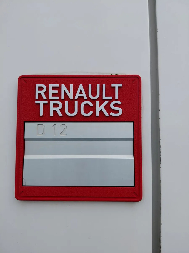 2017 Renault D12 4×2 Double Sleeper Curtainsider - Tovornjak s ponjavo: slika 5 2017 Renault D12 4×2 Double Sleeper Curtainsider - Tovornjak s ponjavo: slika 5